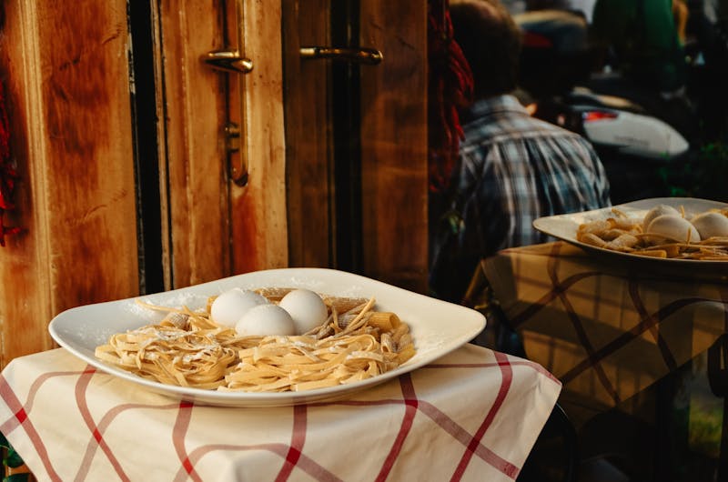 Cacio e Pepe pasta with pecorino and black pepper